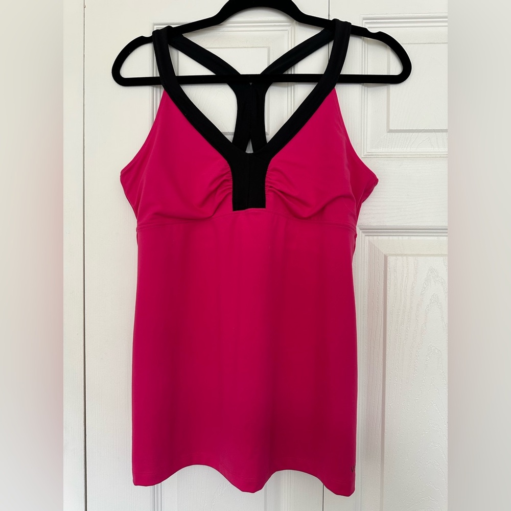 NWOT Victoria's Secret Hot Pink Black Shelf Bra Active Top Cut Outs Workout Yoga